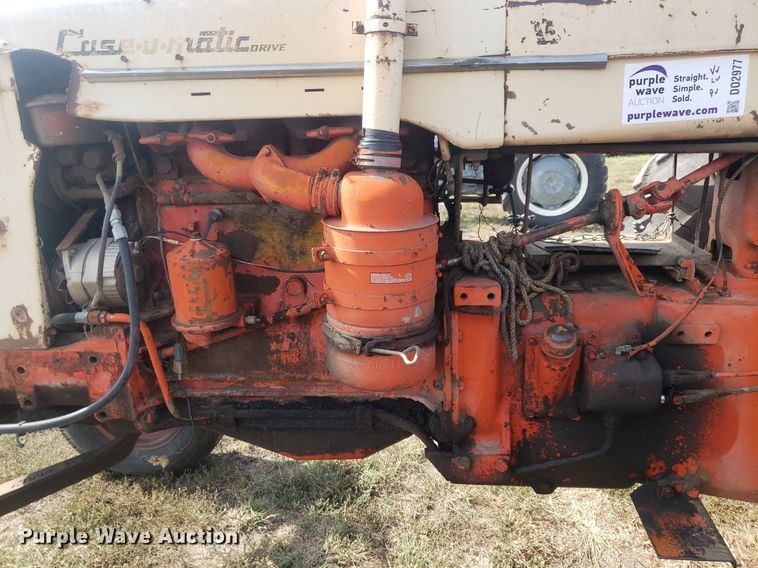 image for item DO2977 Case 800  tractor