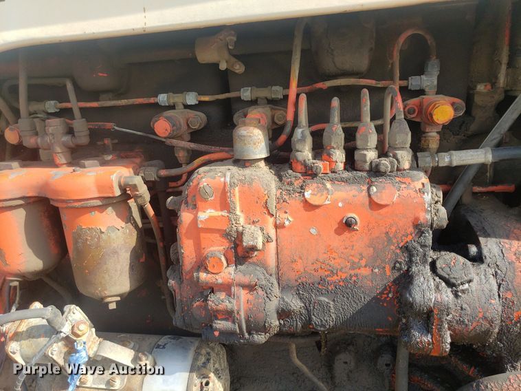 image for item DO2977 Case 800  tractor