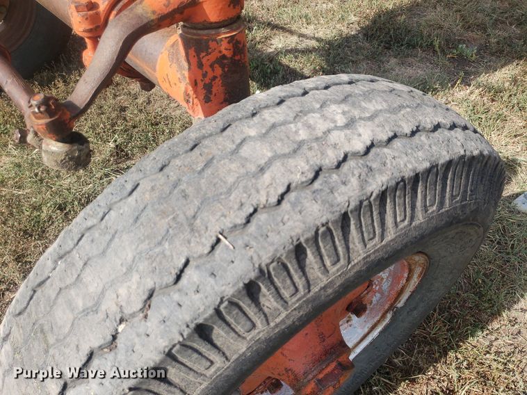 image for item DO2977 Case 800  tractor