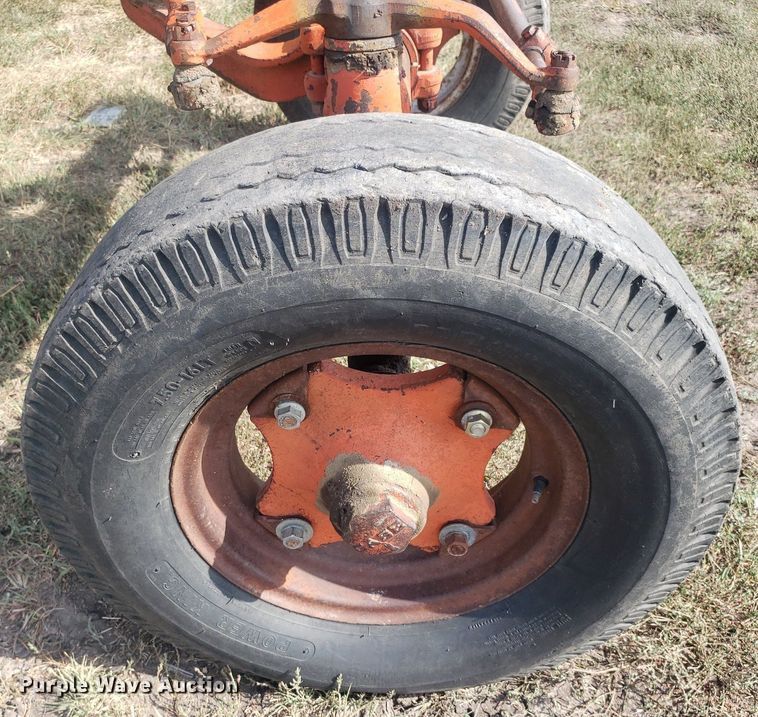 image for item DO2977 Case 800  tractor