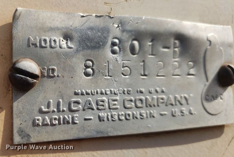 image for item DO2977 Case 800  tractor