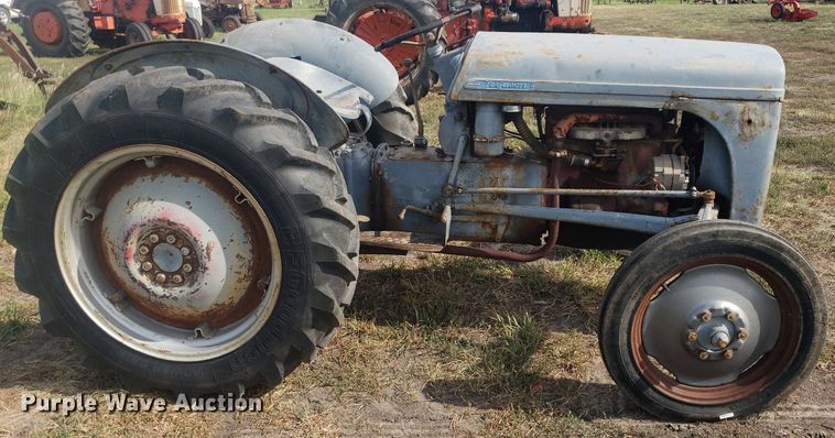 image for item DO2979 1952 Massey Ferguson TO-30  tractor