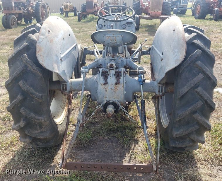 image for item DO2979 1952 Massey Ferguson TO-30  tractor