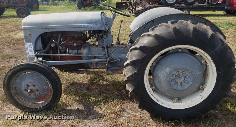 image for item DO2979 1952 Massey Ferguson TO-30  tractor