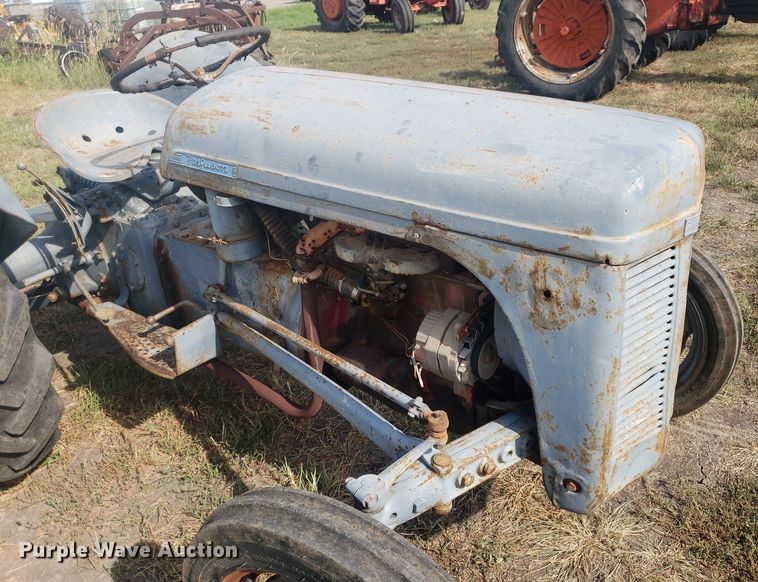 image for item DO2979 1952 Massey Ferguson TO-30  tractor