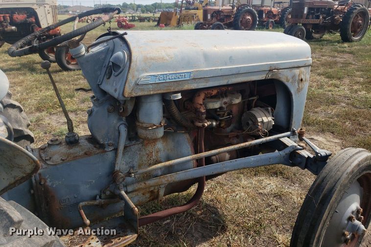 image for item DO2979 1952 Massey Ferguson TO-30  tractor
