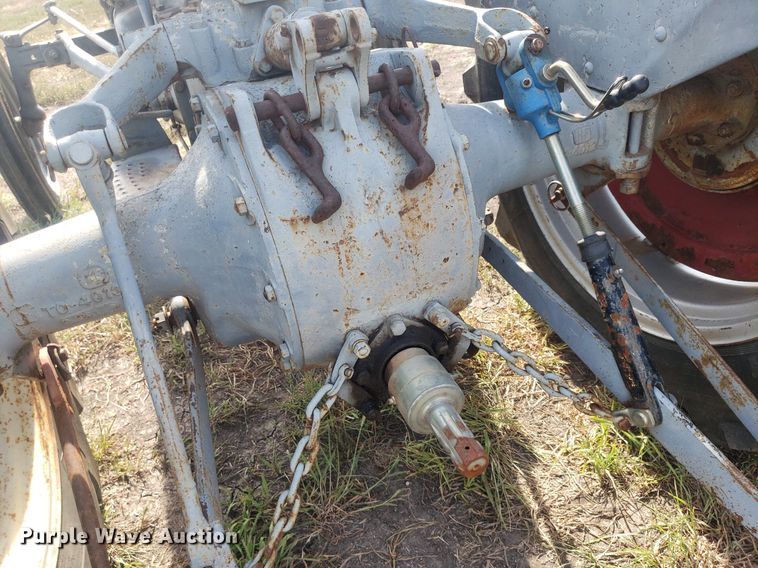 image for item DO2979 1952 Massey Ferguson TO-30  tractor