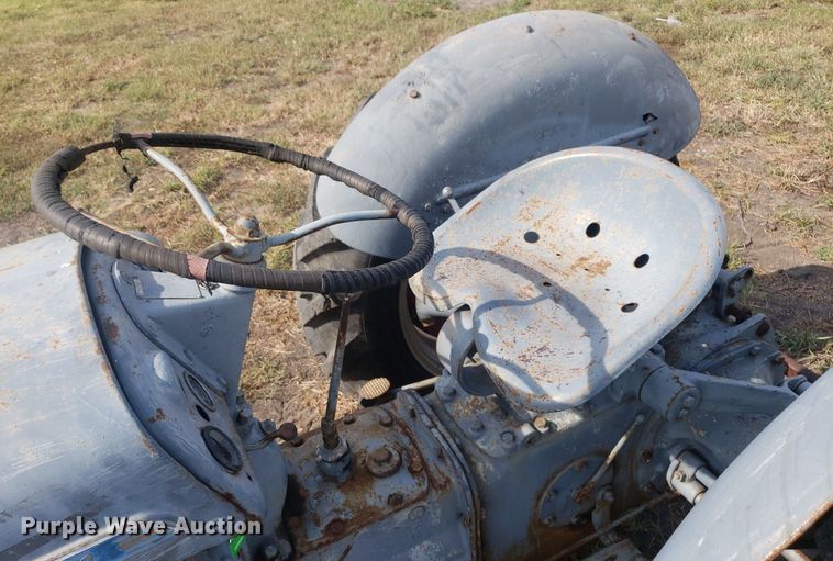 image for item DO2979 1952 Massey Ferguson TO-30  tractor