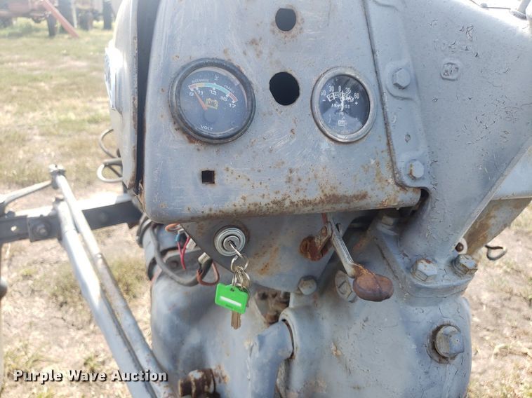 image for item DO2979 1952 Massey Ferguson TO-30  tractor