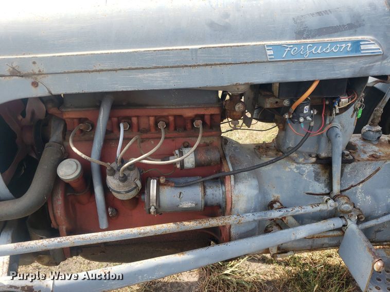 image for item DO2979 1952 Massey Ferguson TO-30  tractor