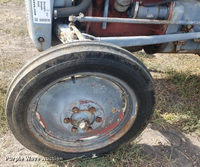 image for item DO2979 1952 Massey Ferguson TO-30  tractor