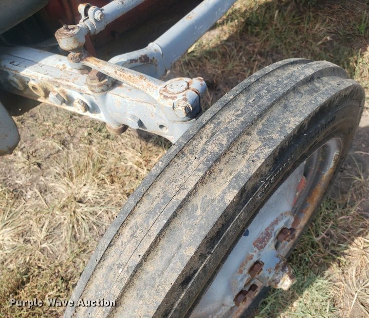 image for item DO2979 1952 Massey Ferguson TO-30  tractor