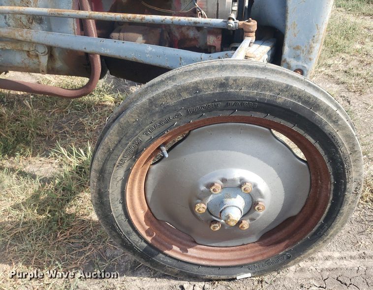 image for item DO2979 1952 Massey Ferguson TO-30  tractor