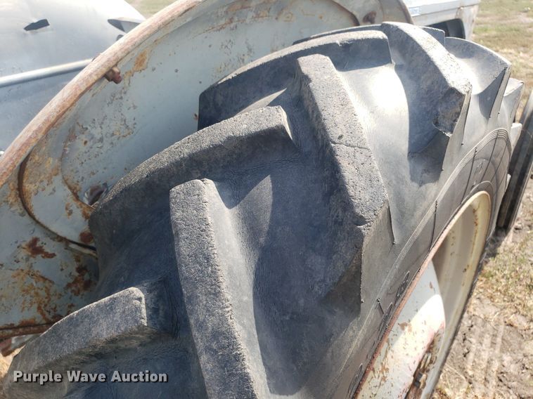 image for item DO2979 1952 Massey Ferguson TO-30  tractor