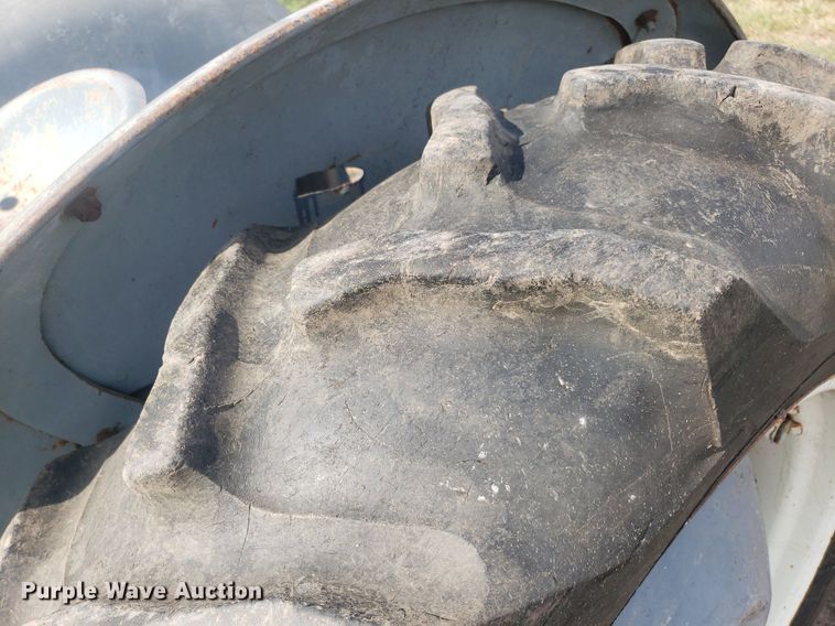 image for item DO2979 1952 Massey Ferguson TO-30  tractor