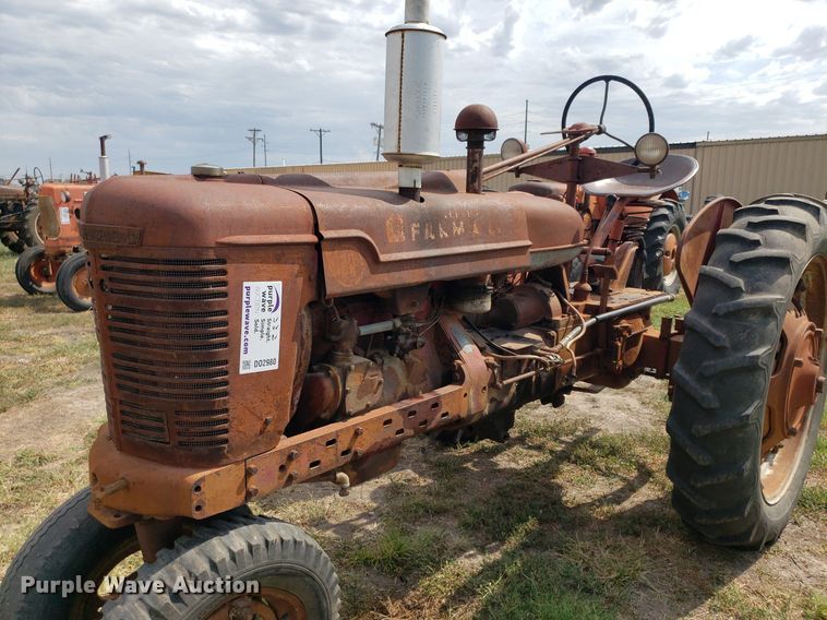 image for item DO2980 1942 International Harvester Farmall H  tractor