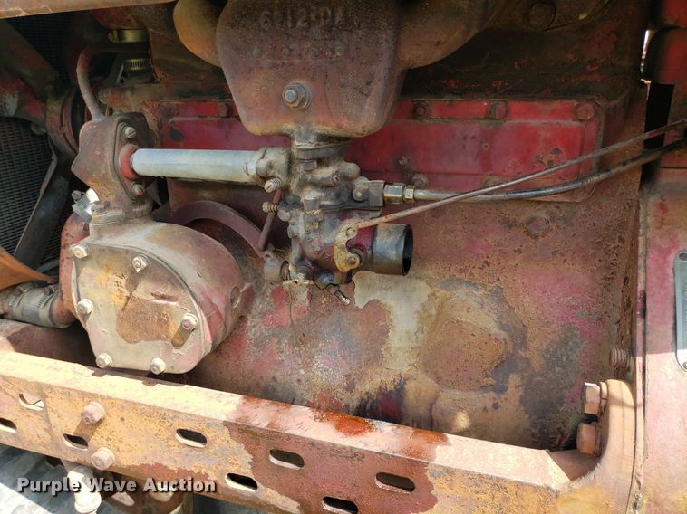 image for item DO2980 1942 International Harvester Farmall H  tractor