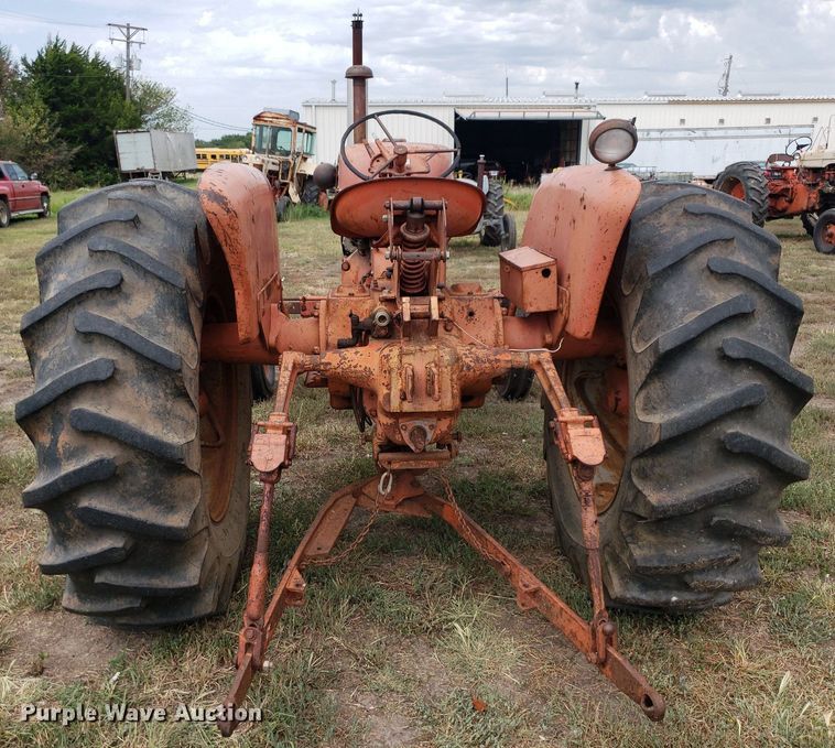 image for item DO2982 Allis Chalmers D17  tractor