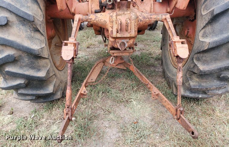 image for item DO2982 Allis Chalmers D17  tractor