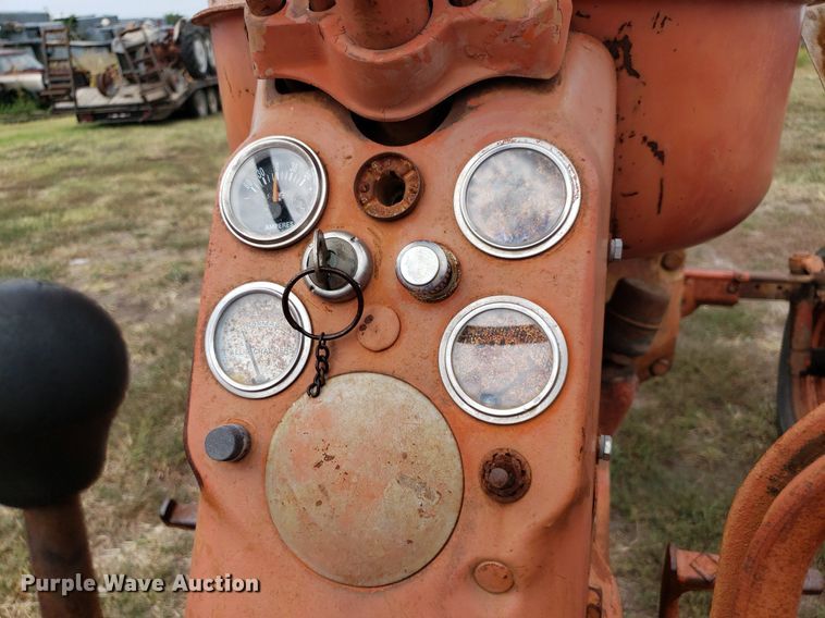 image for item DO2982 Allis Chalmers D17  tractor