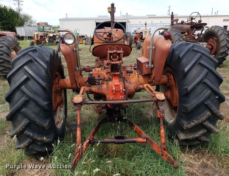 image for item DO2983 Allis Chalmers D17  tractor