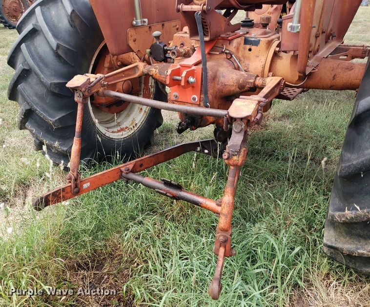image for item DO2983 Allis Chalmers D17  tractor