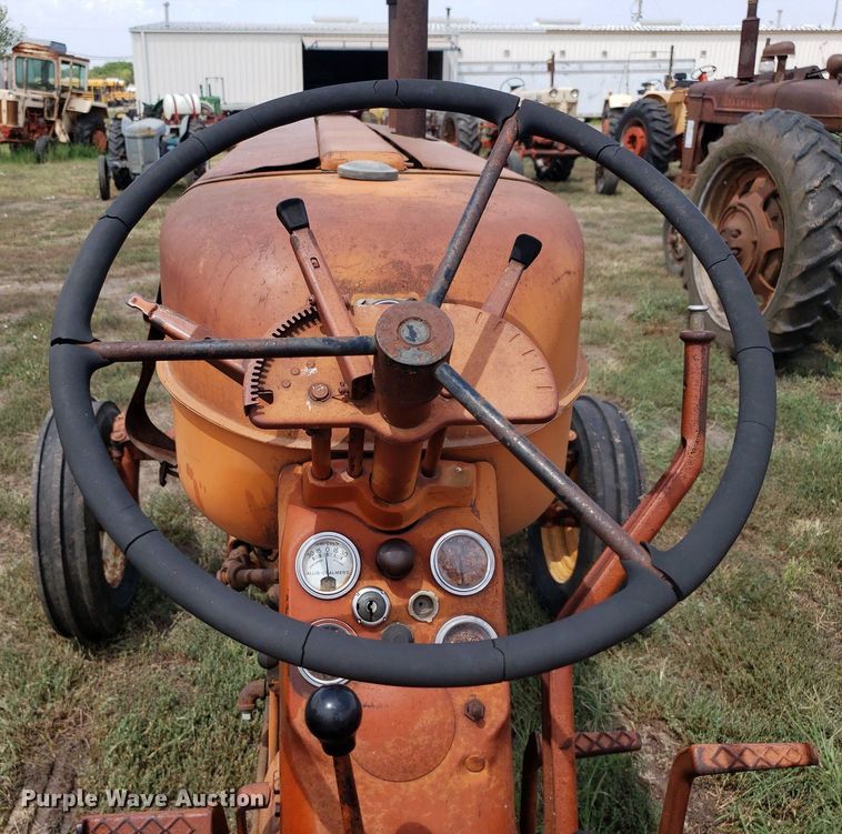 image for item DO2983 Allis Chalmers D17  tractor