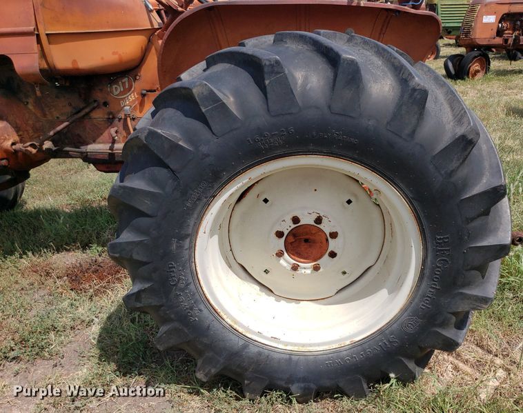 image for item DO2983 Allis Chalmers D17  tractor