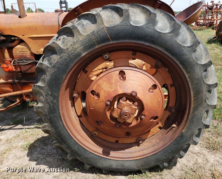 image for item DO2986 Case DC-4  tractor