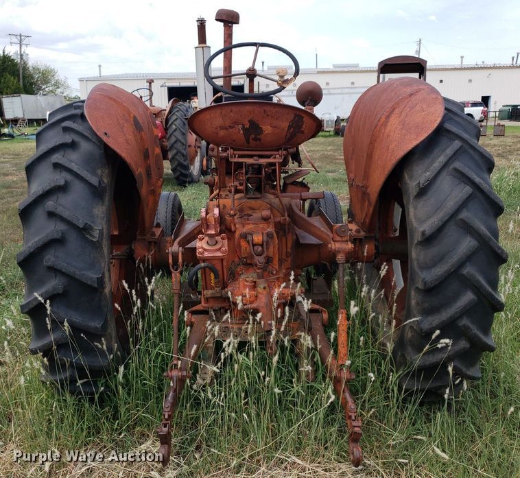 image for item DO2987 Case DC-4  tractor