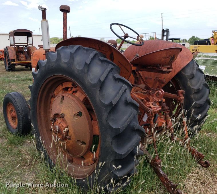 image for item DO2987 Case DC-4  tractor