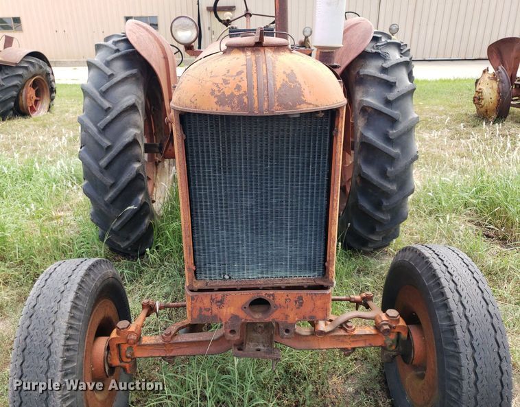 image for item DO2987 Case DC-4  tractor