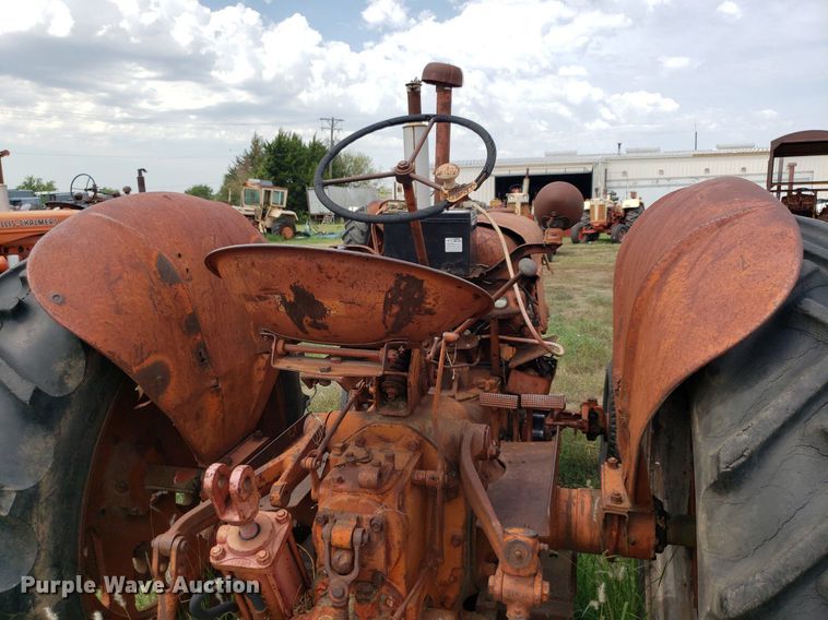 image for item DO2987 Case DC-4  tractor