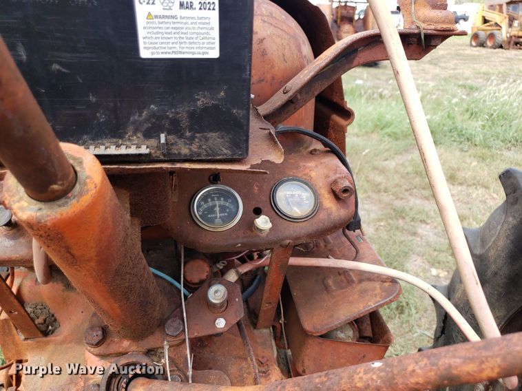 image for item DO2987 Case DC-4  tractor