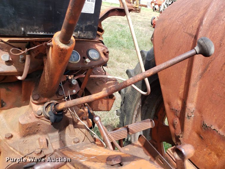 image for item DO2987 Case DC-4  tractor