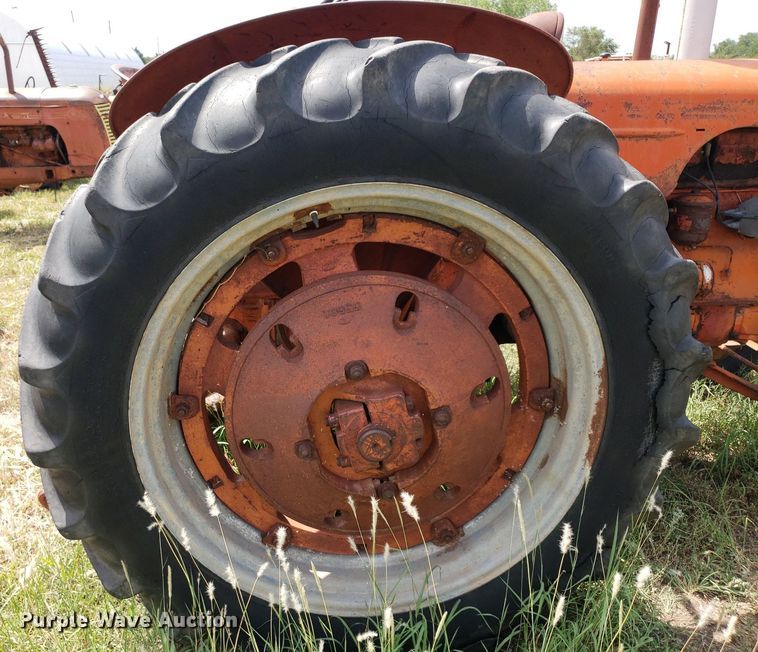 image for item DO2987 Case DC-4  tractor