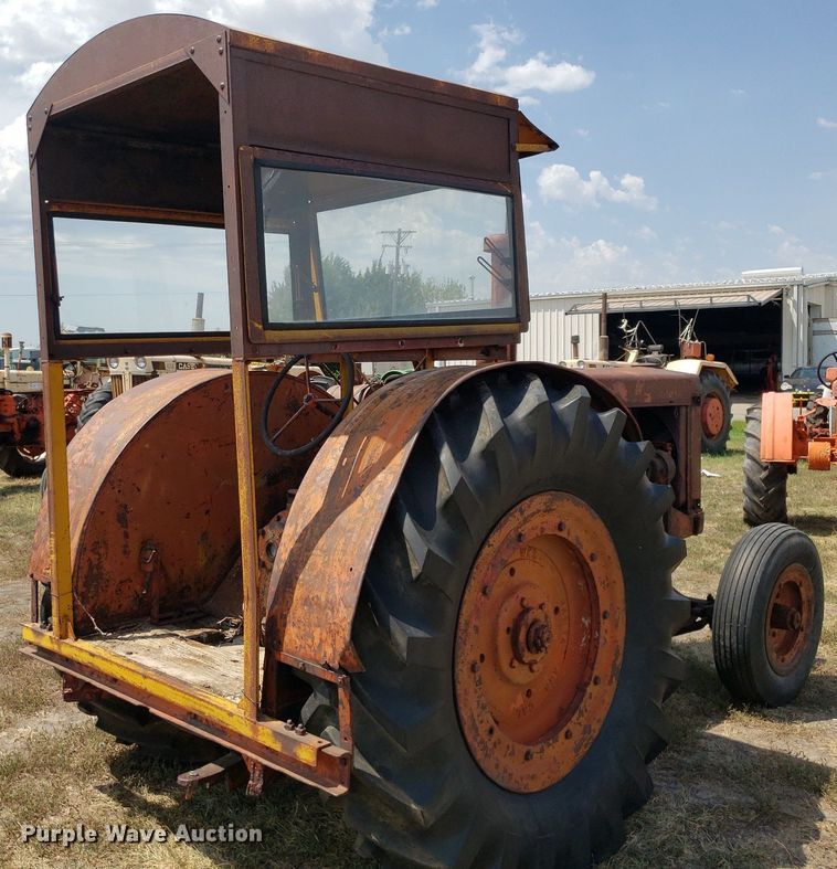 image for item DO2988 Case L  tractor