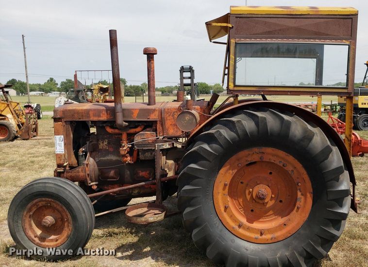 image for item DO2988 Case L  tractor