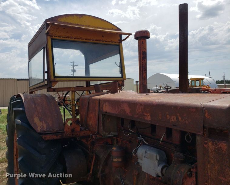 image for item DO2988 Case L  tractor