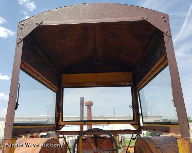 image for item DO2988 Case L  tractor