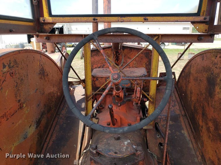 image for item DO2988 Case L  tractor