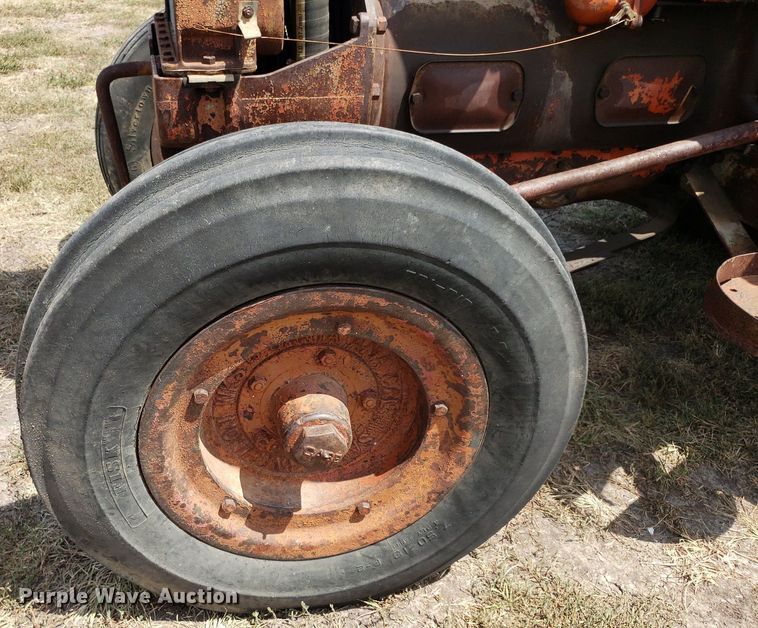 image for item DO2988 Case L  tractor