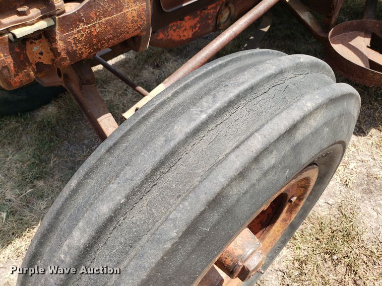 image for item DO2988 Case L  tractor