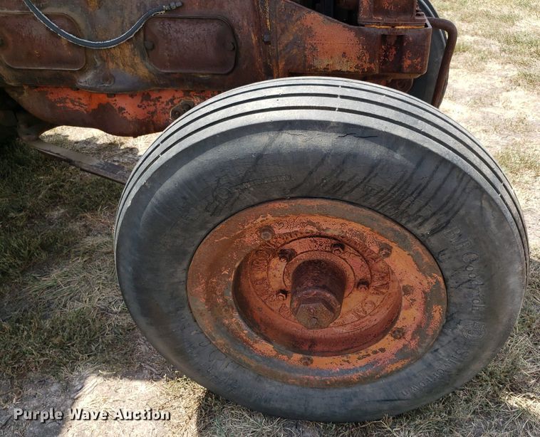 image for item DO2988 Case L  tractor