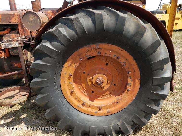 image for item DO2988 Case L  tractor