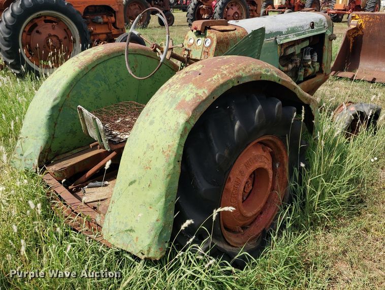image for item DO2989 Oliver  tractor
