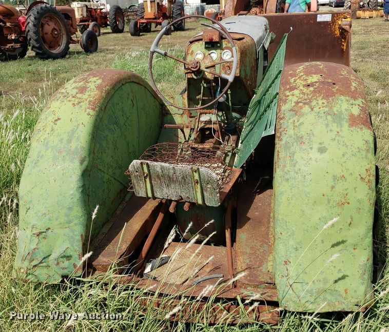 image for item DO2989 Oliver  tractor