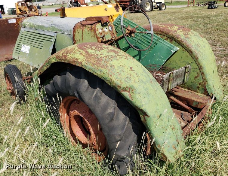 image for item DO2989 Oliver  tractor