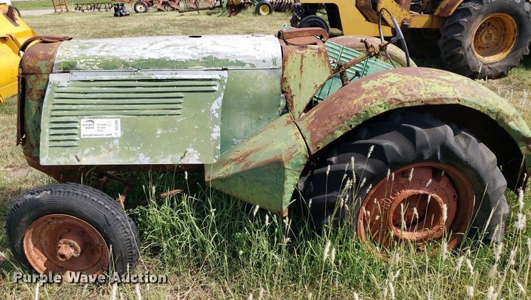 image for item DO2989 Oliver  tractor
