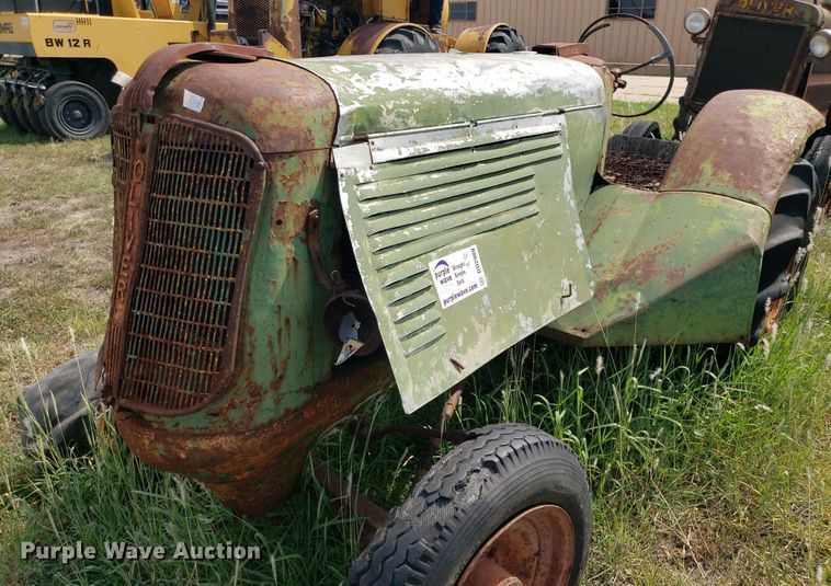 image for item DO2989 Oliver  tractor